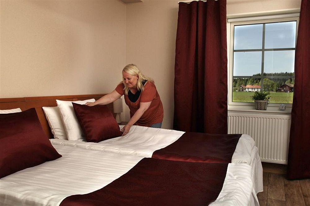סאנדביקן Hoegbo Hotell Skommarsgarden מראה חיצוני תמונה